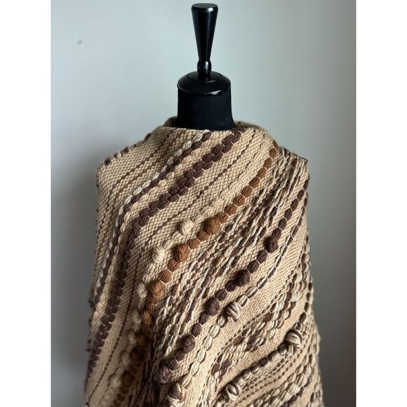 VINTAGE 1970's Brown Hand Loomed Wool Textured Fringe Poncho - Picture 3 of 6